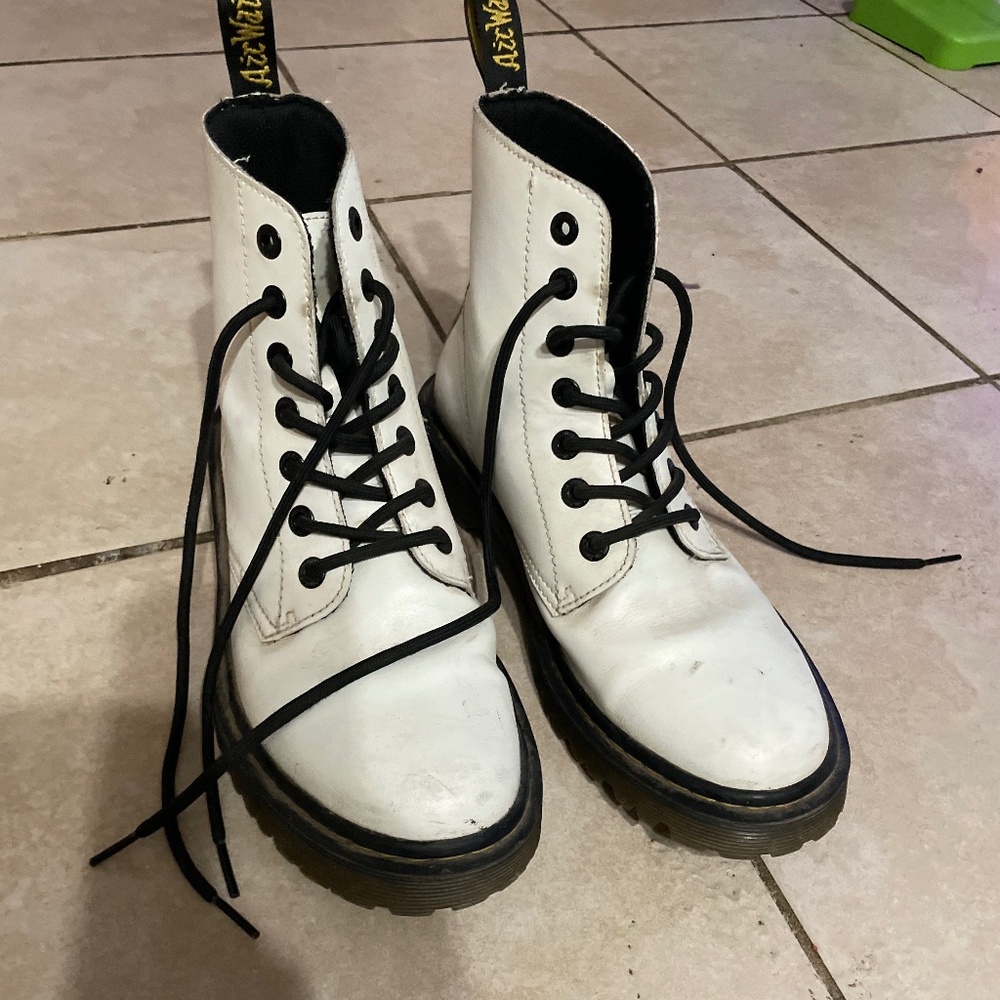 Doc Martens Boots men size 9 white